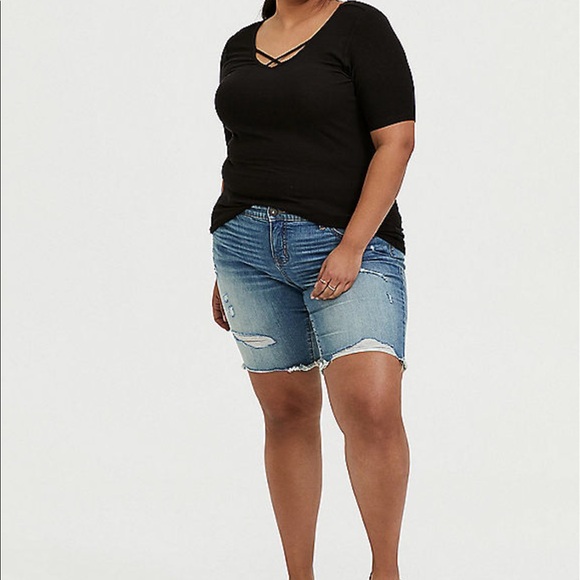 Nwt Torrid black Strappy rib Vneck Top - Picture 3 of 6